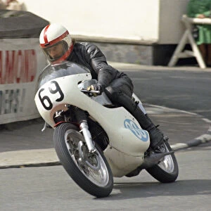 Pete Lovett (Yamaha) 1974 Junior Manx Grand Prix