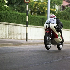 Peter Eberhardt on Quarter Bridge Road: 1971 Lightweight TT