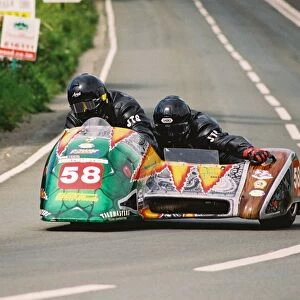 Peter Farrelly & Aaron Galligan (Ireson Yamaha) 2004 Sidecar TT