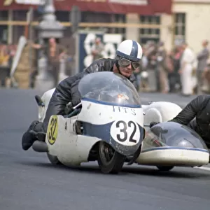 Peter Hardy & Ron Hardy (HTS) 1970 750 Sidecar TT