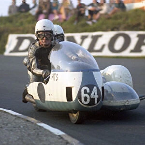 Peter Hardy & Ron Hardy (HTS) 1971 750 Sidecar TT