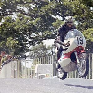 Phil Read (Yamaha) 1965 Junior TT