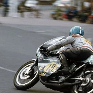 Phil Winter (Crooks Suzuki) 1977 Senior Manx Grand Prix