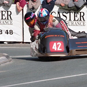 Philip Dombernowaky & Waklas Nenesson (Ireson) 1999 Sidecar TT