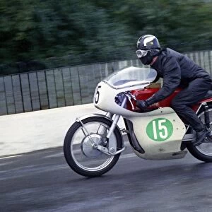 Philip Willoughby (Greeves) 1967 Lightweight Manx Grand Prix