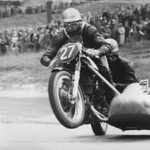 Pip Harris & Ray Campbell (Norton) Cadwell Park