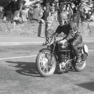 Ralph Seymour (Velocette) 1952 Junior TT