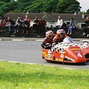 Ray Hanks & Dave Wells (Molyneux Rose Honda) 2004 Sidecar TT