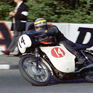 Ray Pickrell (Triumph) 1967 Production TT