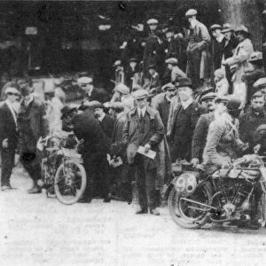 Refuelling at Braddan Bridge, 1913 TT
