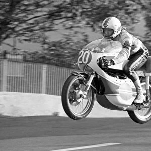 Reg Lennon (Yamaha) 1975 Lightweight Manx Grand Prix