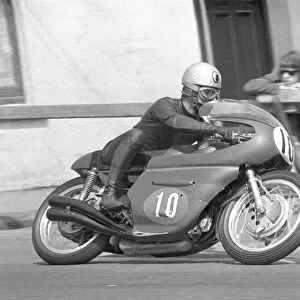 Renzo Pasolini (Benelli) 1967 Junior TT