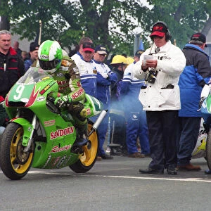 Richard Britton (Sandown Honda) 2000 Lightweight TT