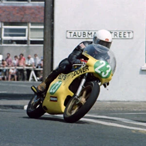 Rob Vine (Ely Maxton) 1982 Junior TT