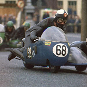 Rob Williamson & Jack McPherson (Triumph) 1971 500 Sidecar TT