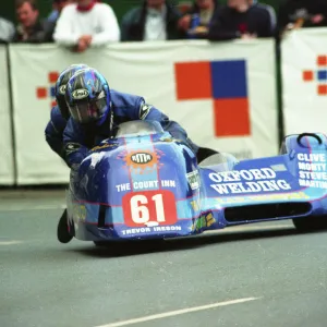 Robert Parker & Stuart Castles (Ireson Mistral) 2000 Sidecar TT