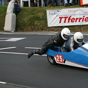 Rod Bellas & Geoff Knight (Windle Yamaha) 2005 Sidecar TT