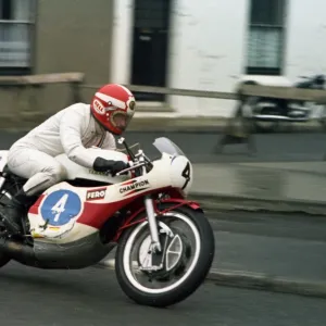 Rod Gould (Yamaha) 1971 Junior TT