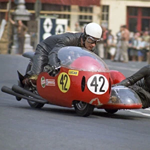 Roger Dutton & Tony Hickford (BSA) 1970 750 Sidecar TT