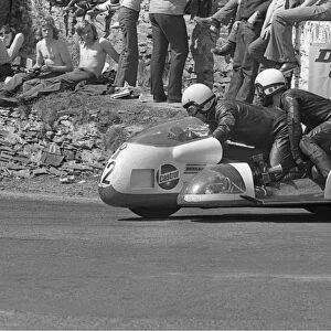Roger Dutton & Tony Wright (BMW) 1973 500cc Sidecar TT