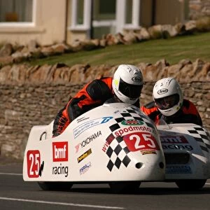 Roger Stockton & Pete Alton (Shelbourne Yamaha) 2004 Sidecar TT