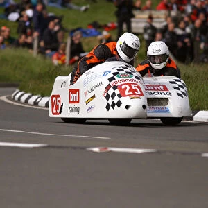 Roger Stockton & Peter Alton (Shelbourne Yamaha) 2004 Sidecar TT
