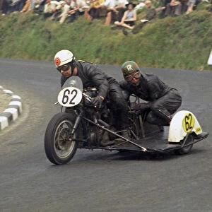 Ron Cave & R C Osborn (Triumph) 1970 750 Sidecar TT
