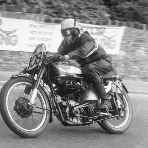 Roy Bennett (Norton) 1952 Senior Manx Grand Prix