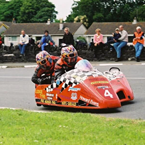 Roy Hanks & Dave Wells (DMR Yamaha) 2004 Sidecar TT