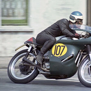 Roy Simmons (Norton) 1969 Senior TT