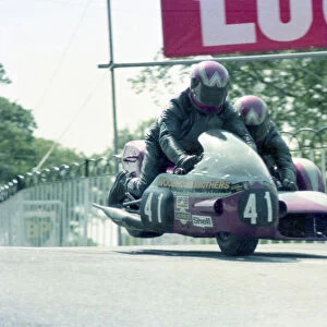 Roy Woodhouse & Doug Woodhouse (Yamaha) 1976 500 Sidecar TT