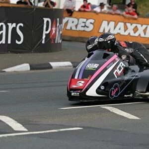 Simon Neary & Paul Knapton (LCR Honda) 2010 Sidecar A TT