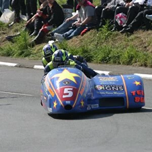 Simon Neary & Stuart Bond (Yamaha) 2007 Sidecar TT