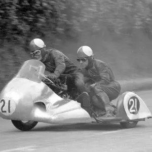 Stan Nightingale & Pete Cropper (Norton) at Governor's 1