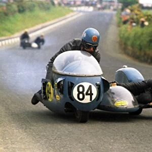 Stephen Downes & J Harris (Triumph) 1970 750cc Sidecar TT