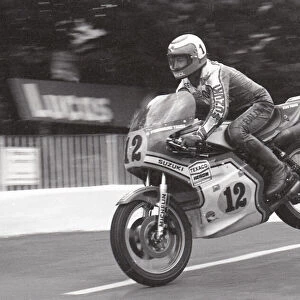 Steve Parrish (Suzuki) 1977 Senior TT practice