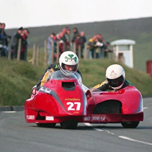 Steve Sinnott & Dave Corlett (SKS Kawasaki) 1999 Sidecar TT