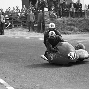 Steve Sinnott & Jim Williamson (Triumph) 1967 Sidecar TT
