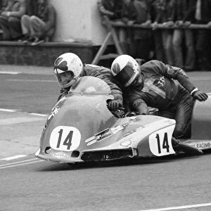 Steve Sinnott & Jim Williamson (Yamaha) 1977 Sidecar TT
