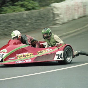 Steve Sinnott & Norman Burgess (Brown Yamaha) 1983 Sidecar TT