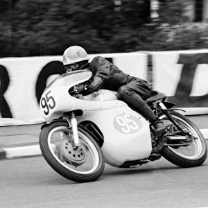 Steve Spencer (Norton) 1966 Junior Manx Grand Prix