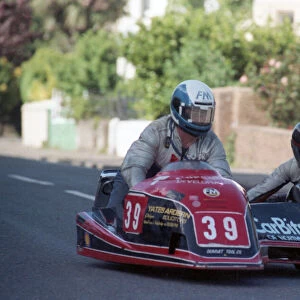 Stuart Applegate & Keith Cornbill (Yamaha) 1990 Sidecar TT