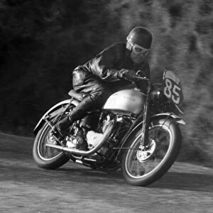 T Southward (Triumph) 1952 Senior Clubman TT