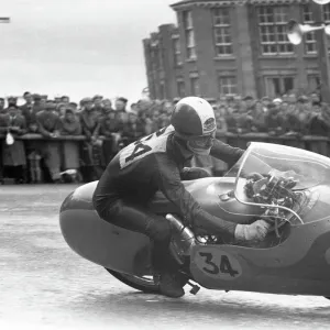 Tarquinio Provini at Parkfield Corner, 1957 Ultra Lightweight TT