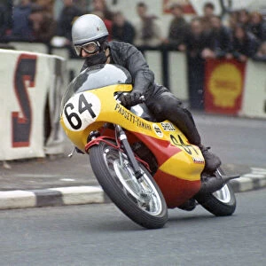 Terry Grotefeld (Padgett Yamaha) 1971 Senior TT