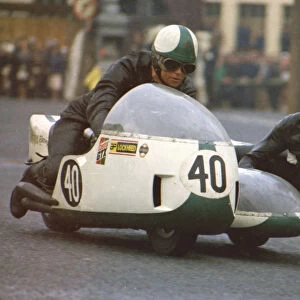Terry Windle & Rae Hinchcliffe (Windrick BSA) 1971 500 Sidecar TT
