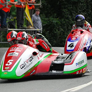 Tim Reeves & Mark Wilkes (Honda) and Alan Founds & Jake Lowther (Yamaha) 2018 Sidecar TT