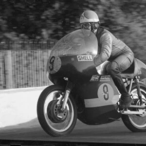 Tom Dickie (Kuhn Seeley) 1970 Senior TT practice