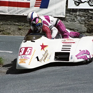 Tommy Bennett / Brian Kneale (Yamaha) 1993 Sidecar TT