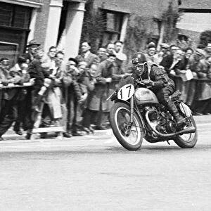 Tommy McEwan (Triumph) 1950 Senior TT